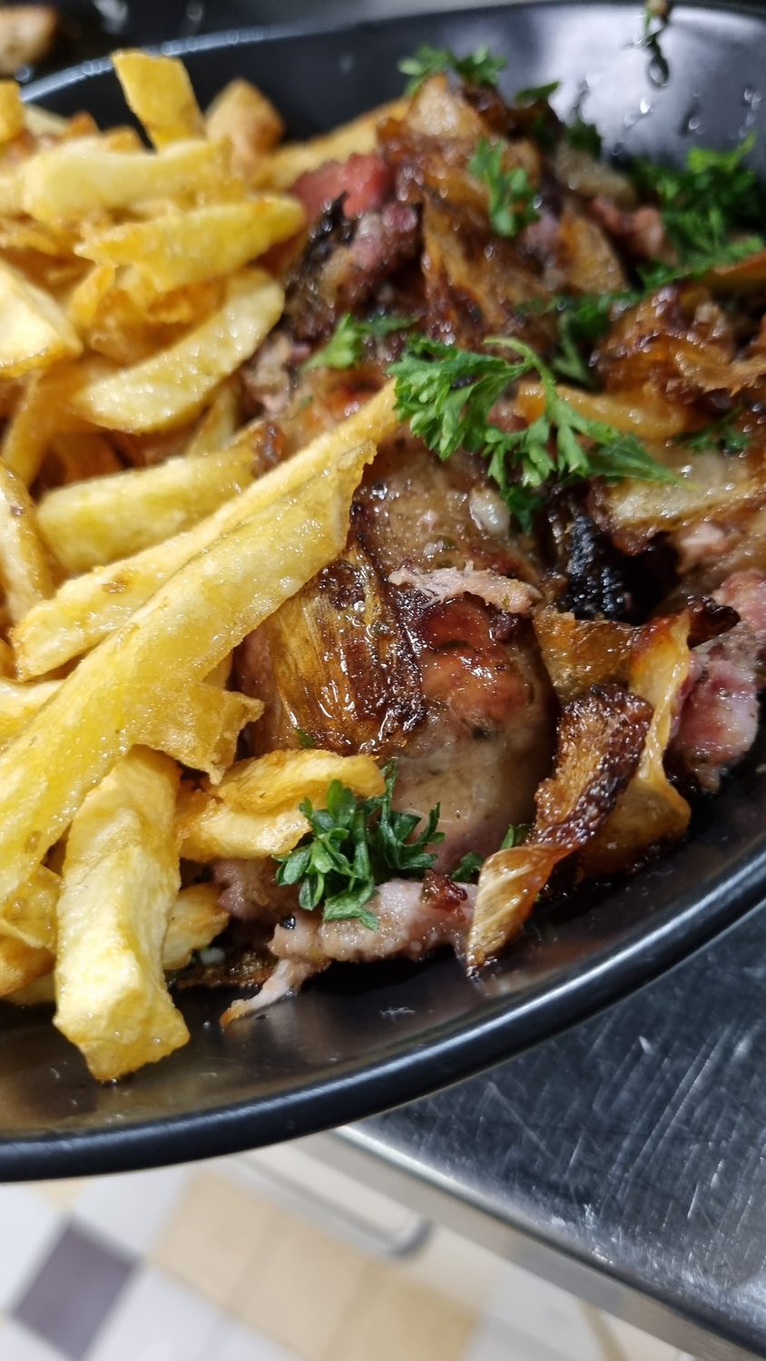 Grillade et frites maison, Château de Savoie à Montmélian