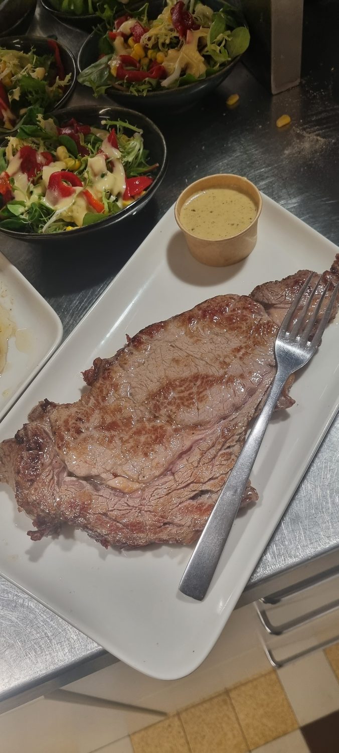 Pièce de bœuf grillée, Château de Savoie à Montmélian