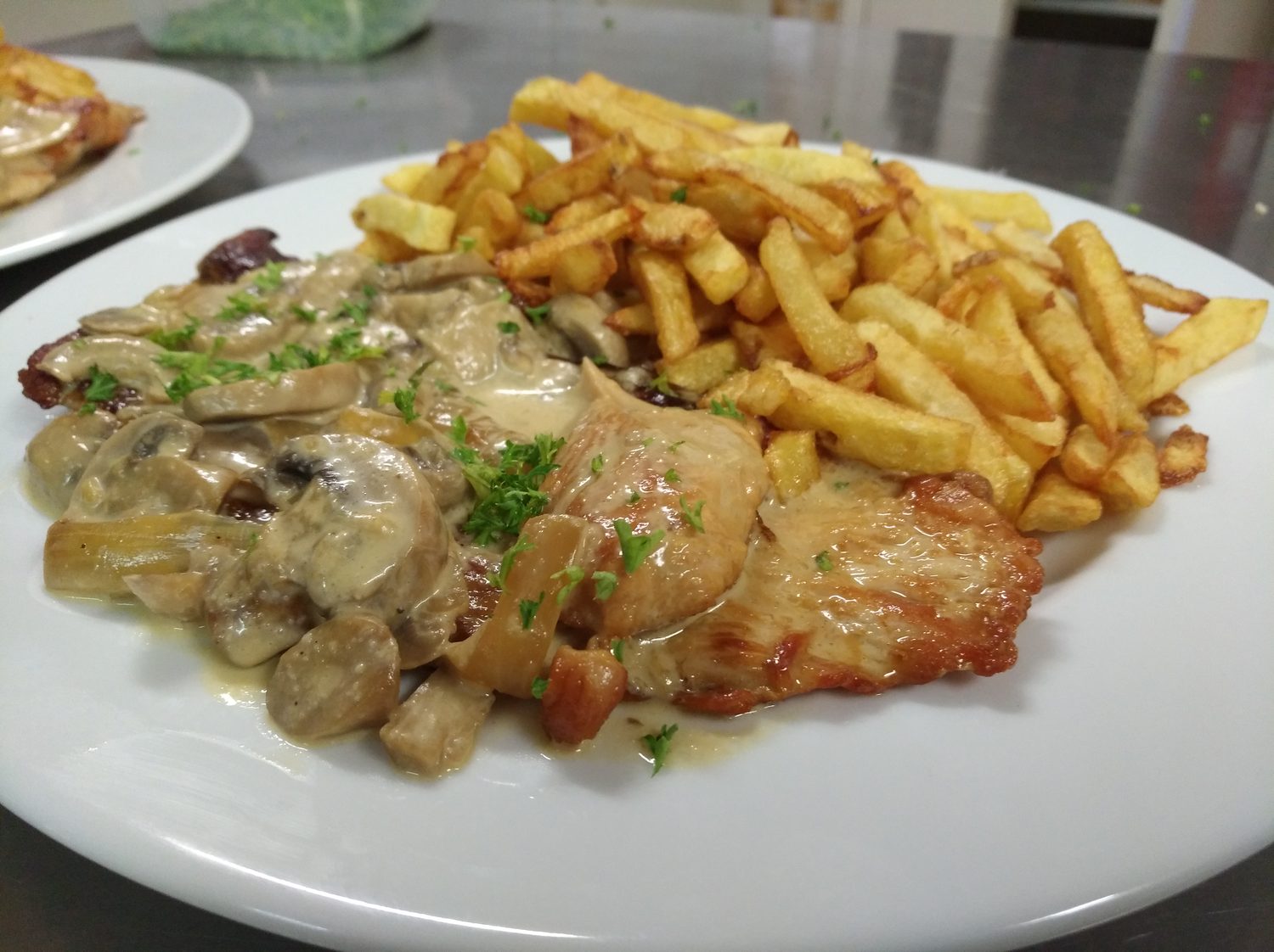 Escalope à la crème et frites, Château de Savoie à Montmélian