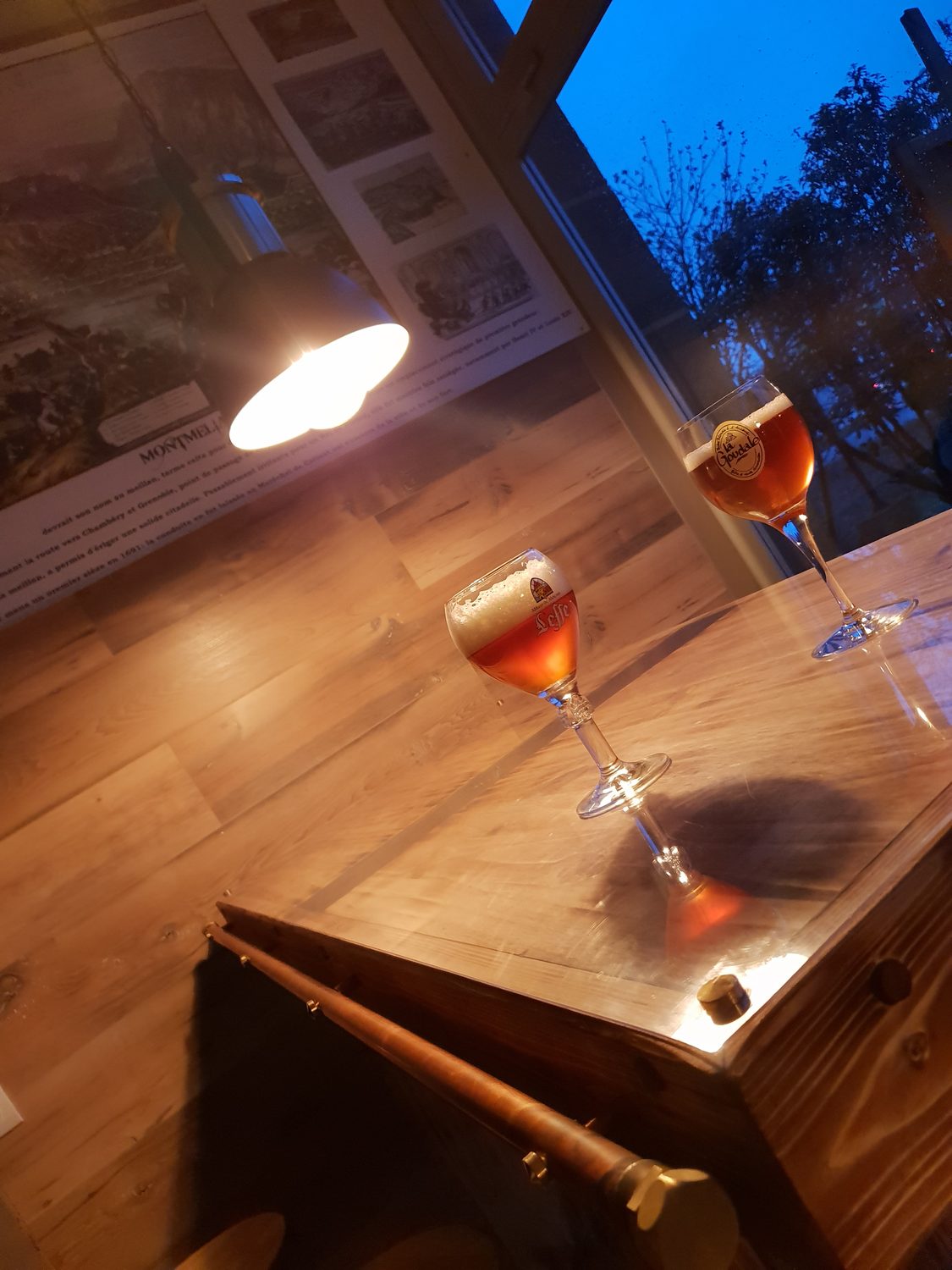 Le Château de Savoie, bar restaurant à Montmélian — intérieur (2)