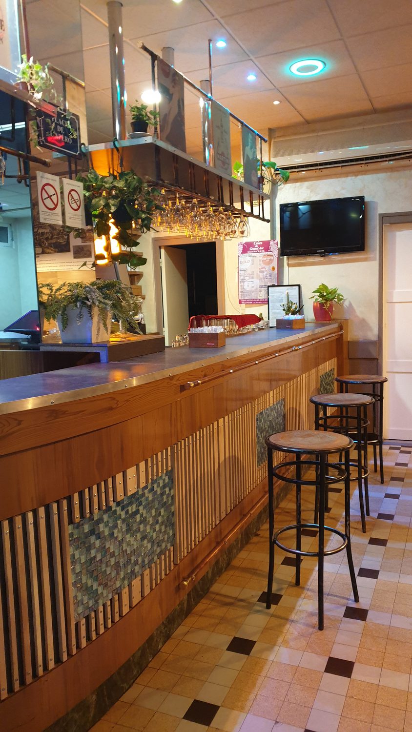 Le Château de Savoie, bar restaurant à Montmélian — intérieur (6)