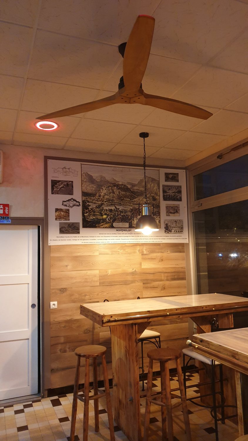 Le Château de Savoie, bar restaurant à Montmélian — intérieur (7)