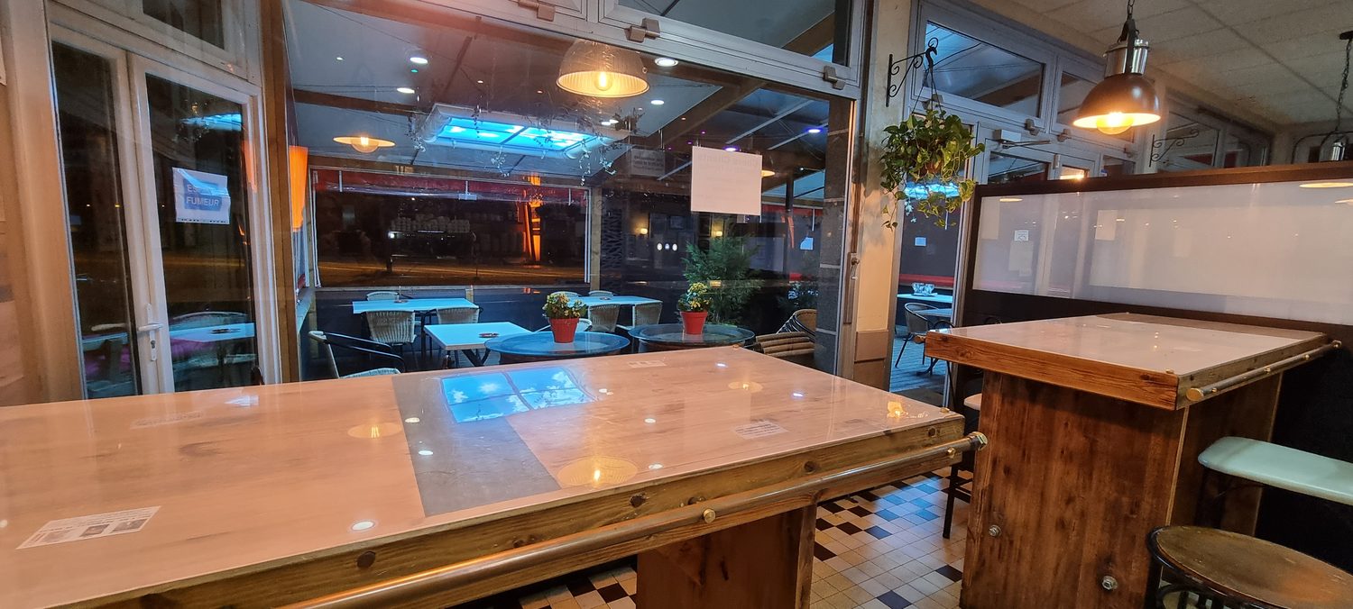 Le Château de Savoie, bar restaurant à Montmélian — intérieur (12)